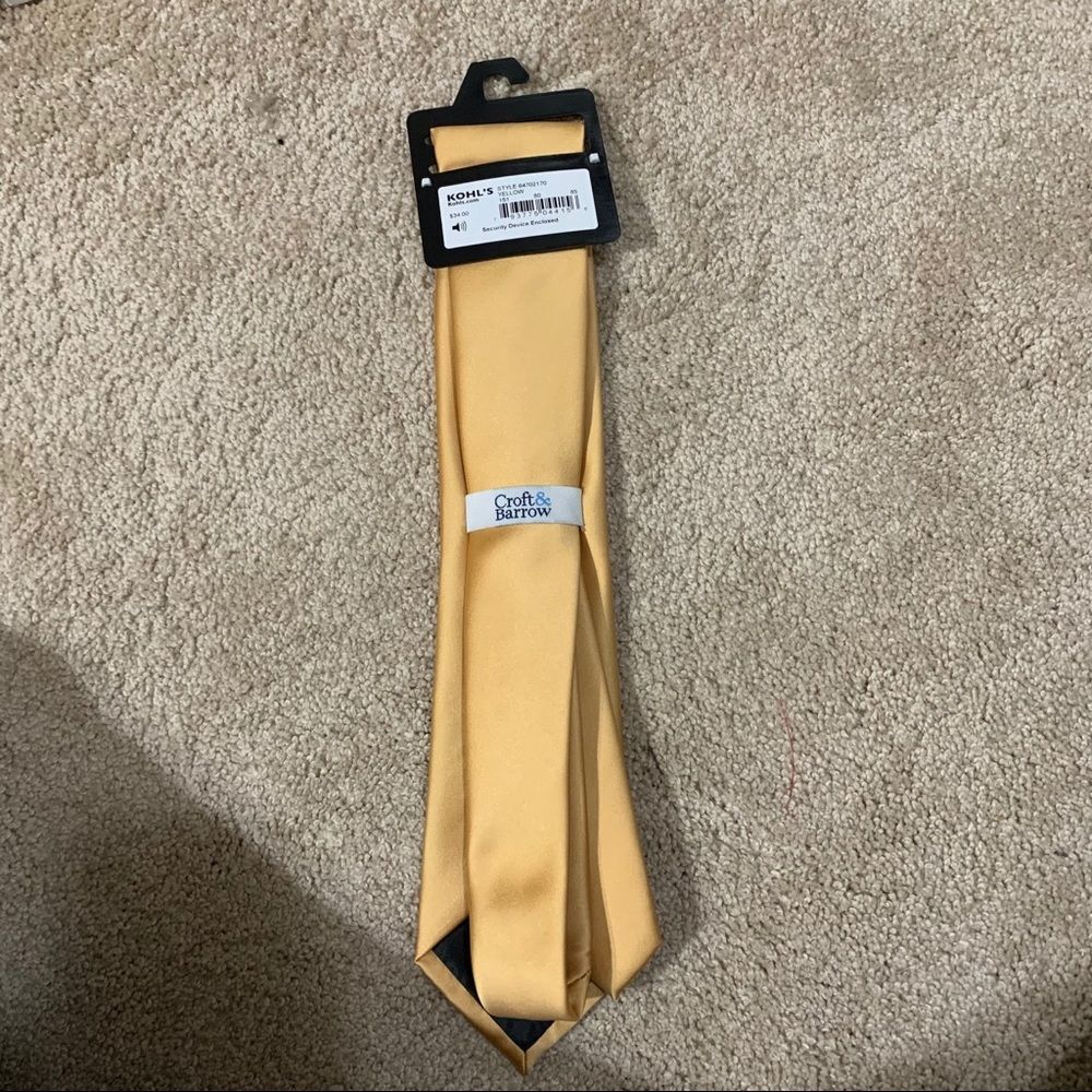NWT yellow gold satin tie - Picture 3 of 3